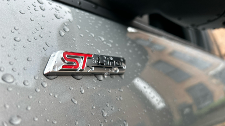 Ford Kuga 2.5 FHEV ST-Line 5dr CVT Hybrid Estate